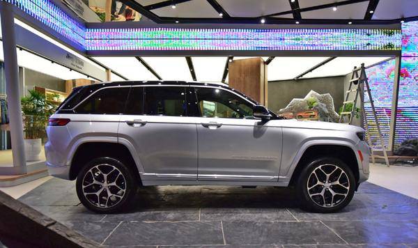 最高优惠20万元,生不逢时的jeep大切诺基4xe值得入手吗?