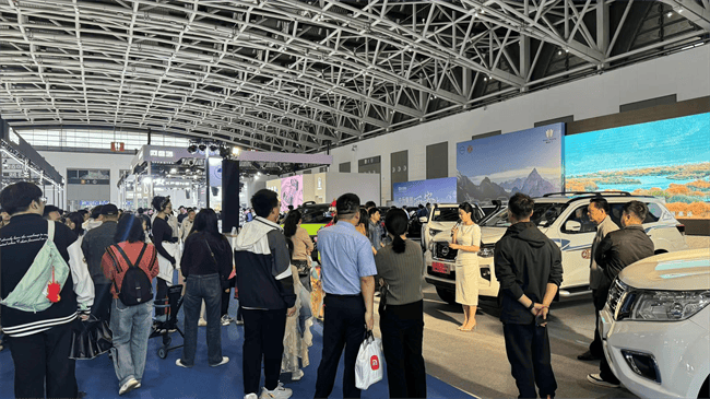 西安五一国际车展暨郑州日产帕拉丁纪念版上市