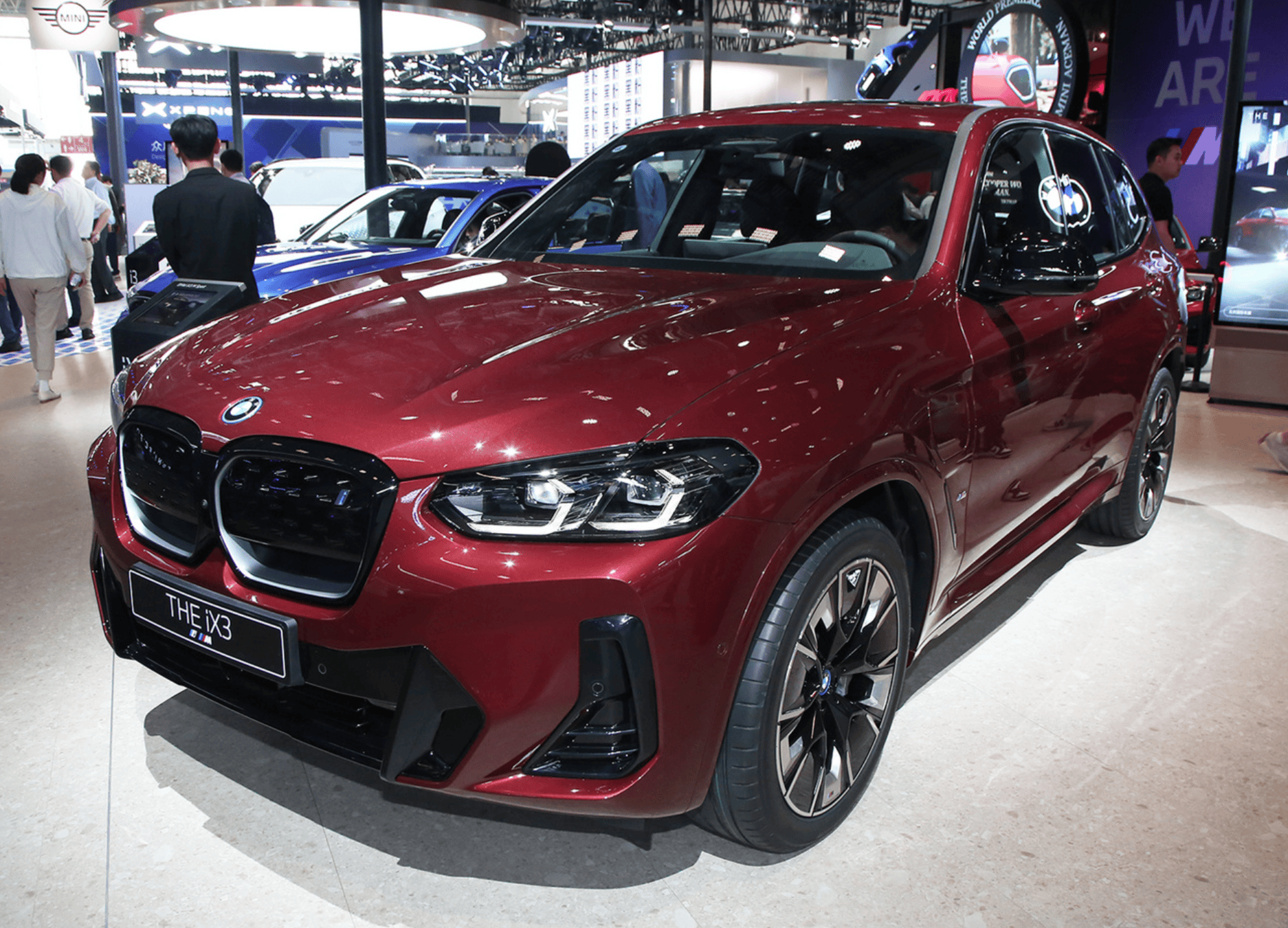 40万的宝马suv降价超15万元,谁买在了半山腰?