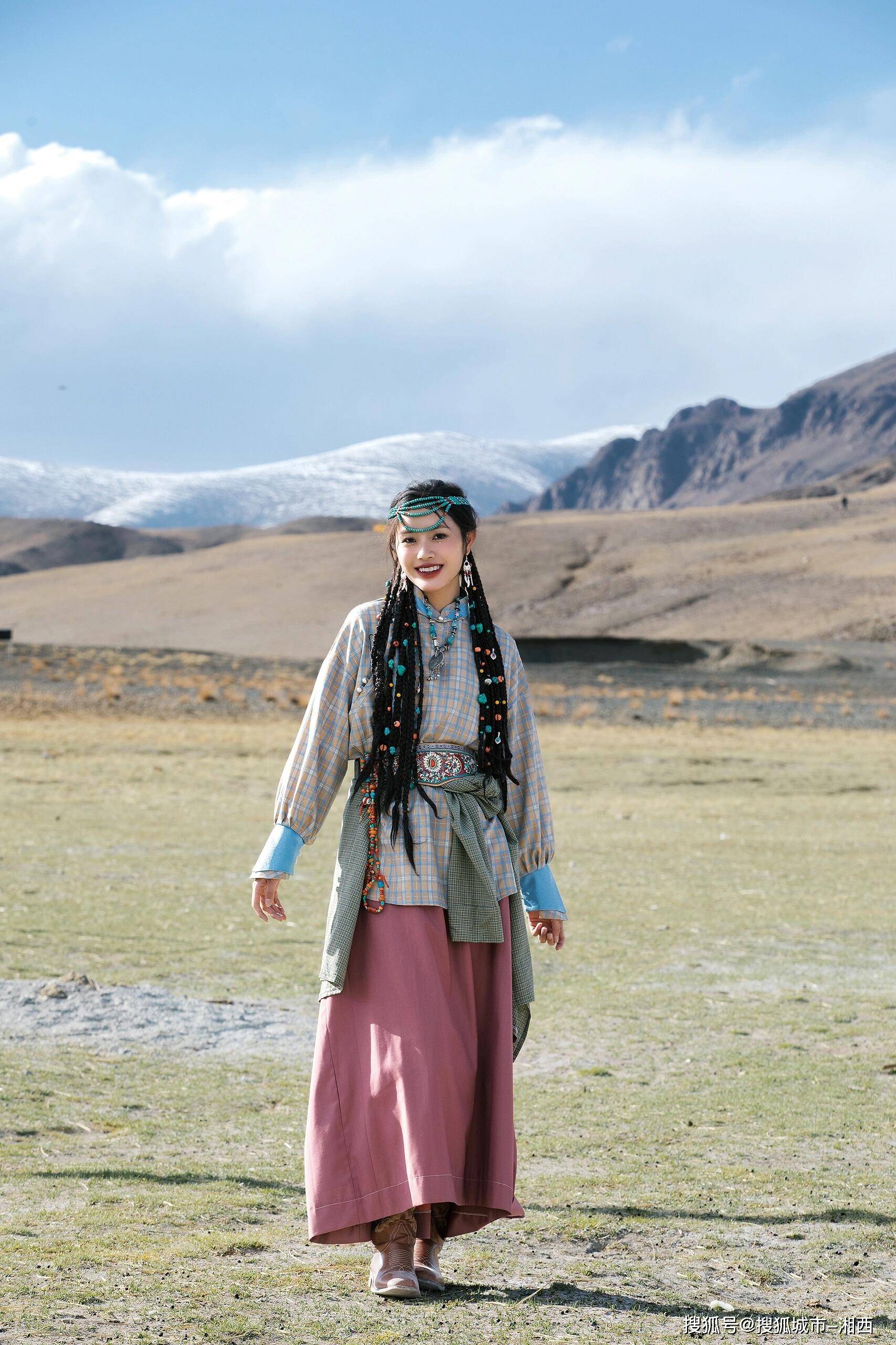 草原美女风景图片大全图片