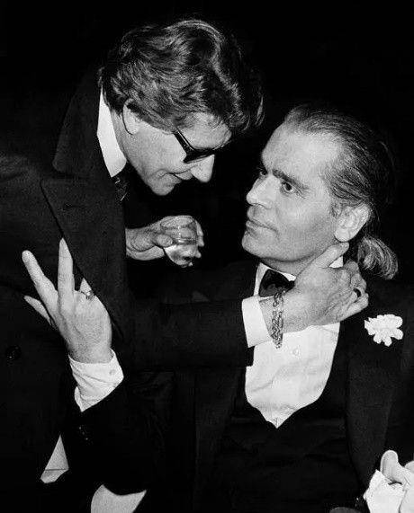 事实上,伊夫圣洛朗当时早已经结婚,而且他与老佛爷有着很深的交情.