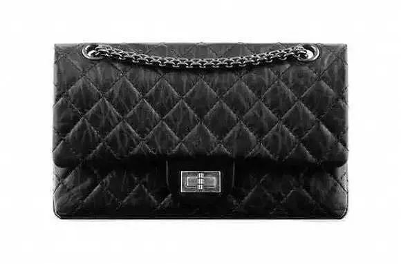 香奈儿包包是沉淀百年,是时间千锤百炼的杰作!