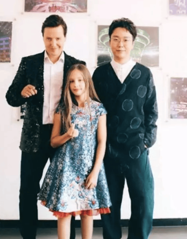 李玉刚的多重身份与争议:从平民歌手到"梅派艺术"代表的曲折之路