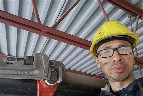 北大学霸张老三:放弃华为百万年薪,去国外当装修工,现发展如何