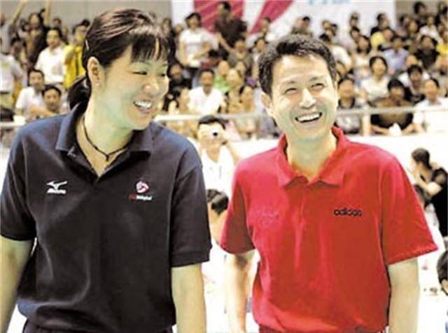 女排教练陈忠和:成就不输郎平, 前妻去世29年, 与弟子再婚生活幸福