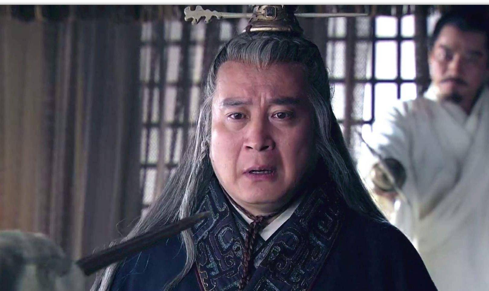 最终在赵高的谗言下,曾在秦始皇面前诋毁过胡亥的蒙毅被诛杀,而蒙恬也