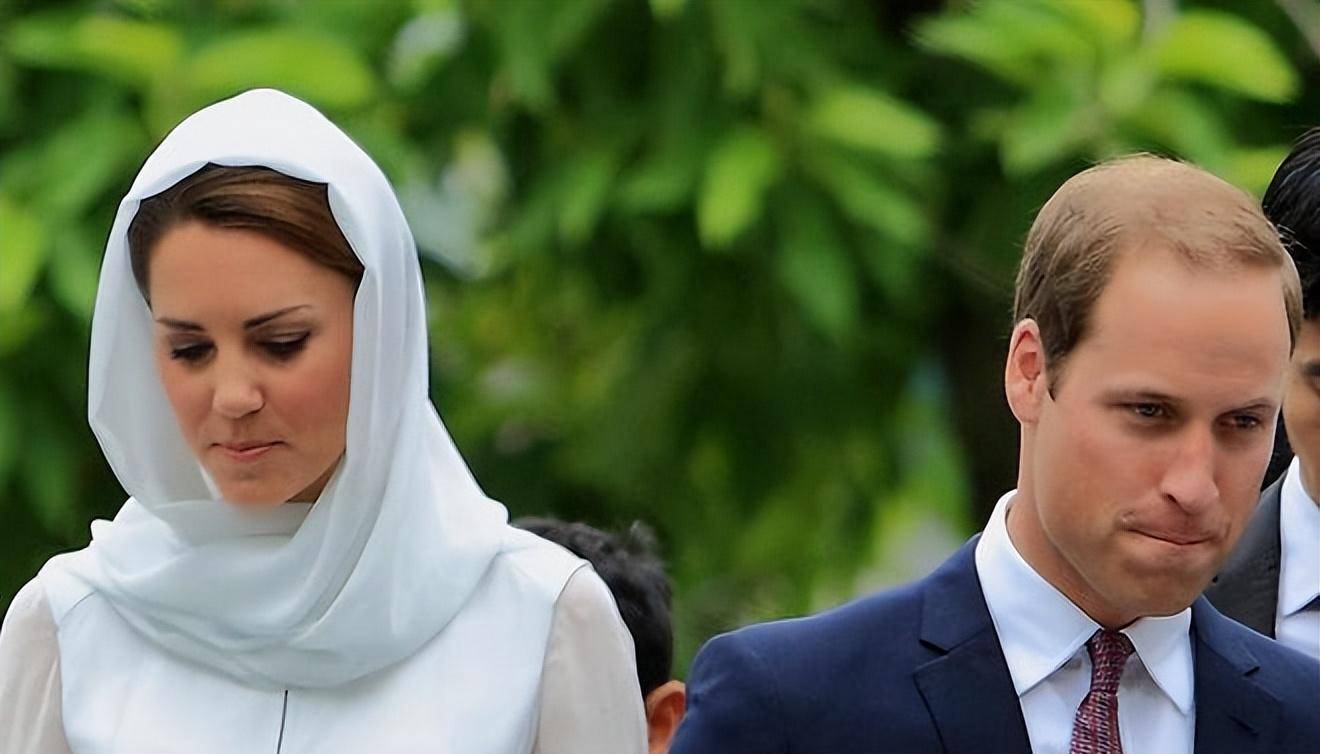 2016年,威廉王子在泰姬陵想起亡母,哭到停不下来,凯特无力安慰