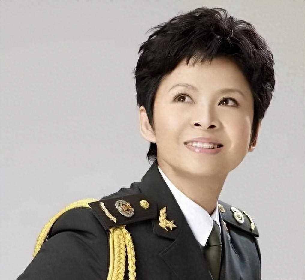 赖昌星揭露两人真实关系,歌唱家董文华为何会退圈?_事件_生活_问题