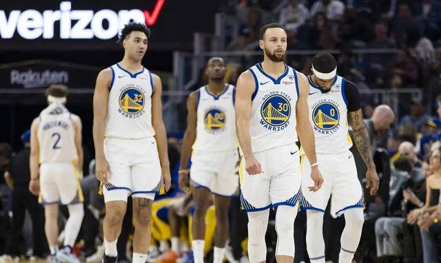 湖人交易詹姆斯给勇士?曝光美媒提出的11换1方案_库里_阵容_成功