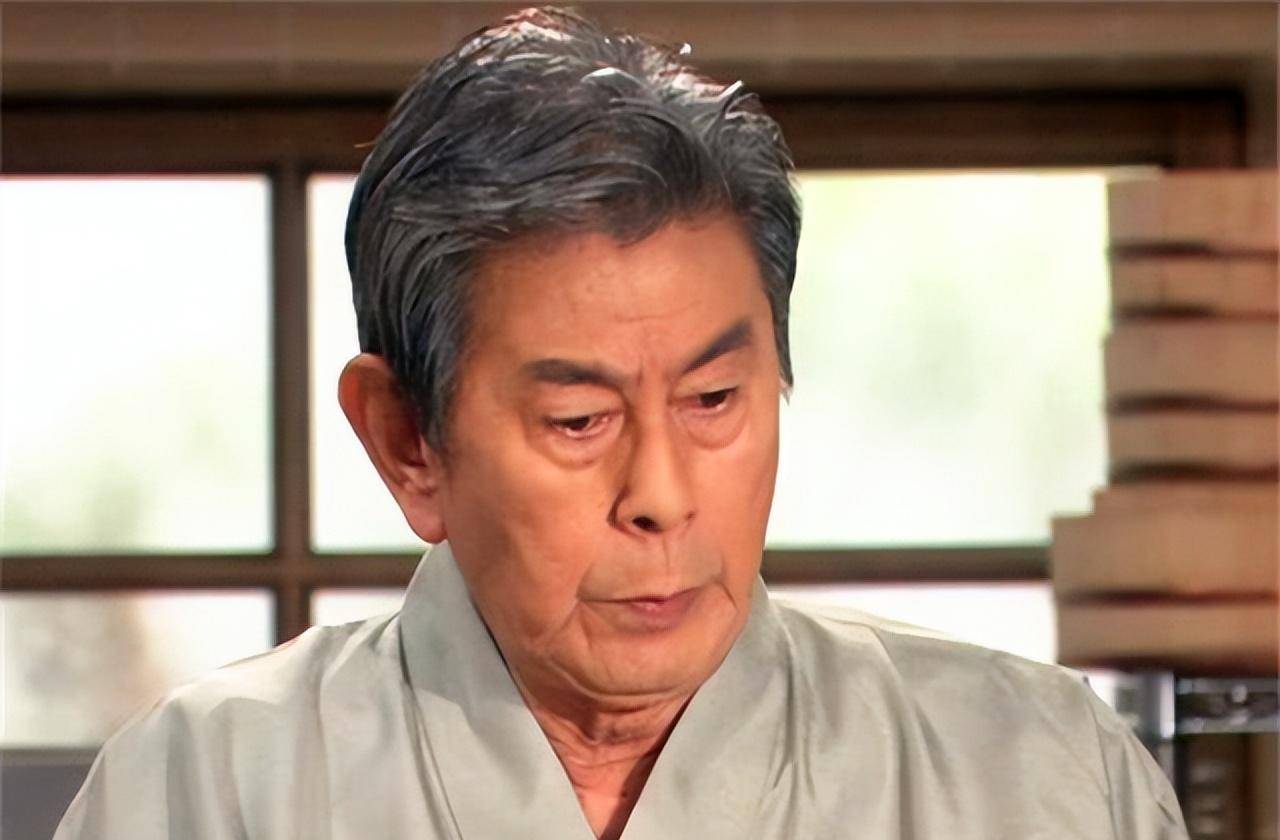 爱妻患病40年不离不弃,83岁去世当天娶了他初恋_宇津井健_文惠_妻子