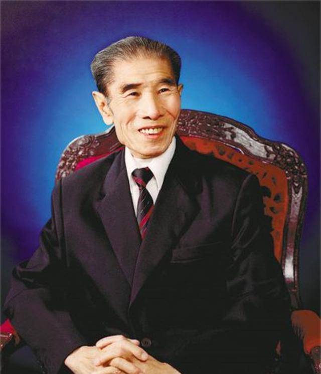 2009年相声名家李文华追悼会:姜昆布置灵堂,郭德纲于谦长跪不起