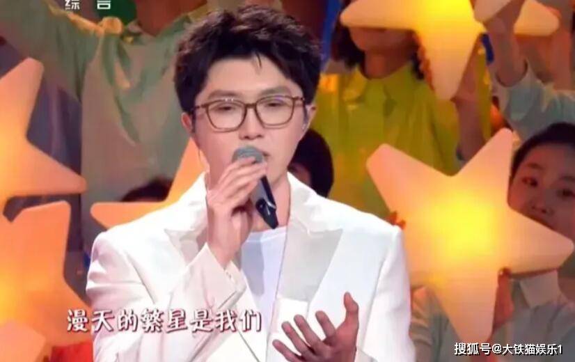 整场晚会专业的歌手寥寥无几,为数不多让人有印象的是:今年刚登春晚的
