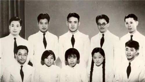 而钱三强与何泽慧的女儿钱民协成了北京大学化学与分子工程学院教授