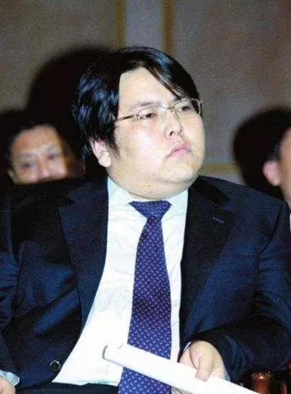 山西首富李海仓,坐拥几十亿却被好友枪杀了,如今儿子败光家产