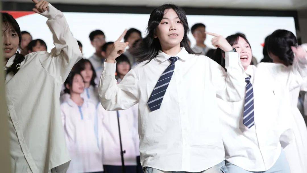 福州超德中学高中部致远级"班班有歌声"大赛