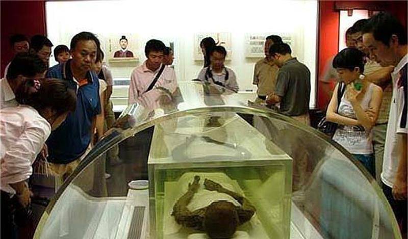 2007年,江苏一千年古墓惊现神秘美人,墓主人身份成谜