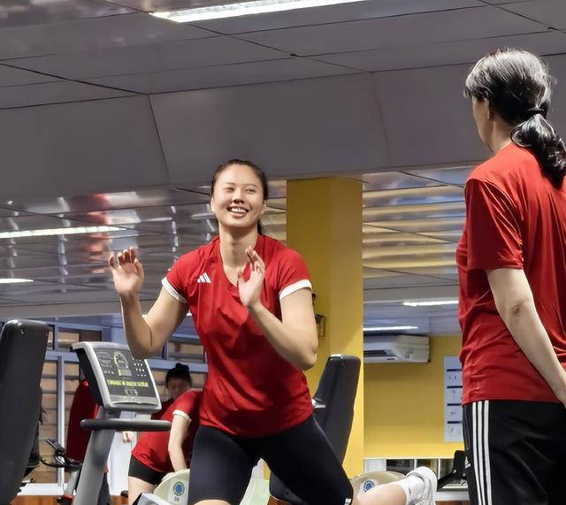 中国女排备战世界女排联赛,蔡斌亲自指导,赖亚文督练