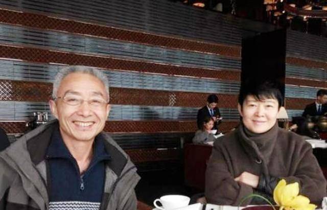 网红教授被骂哭:跟妻子的命相比,我赚的钱不丢人