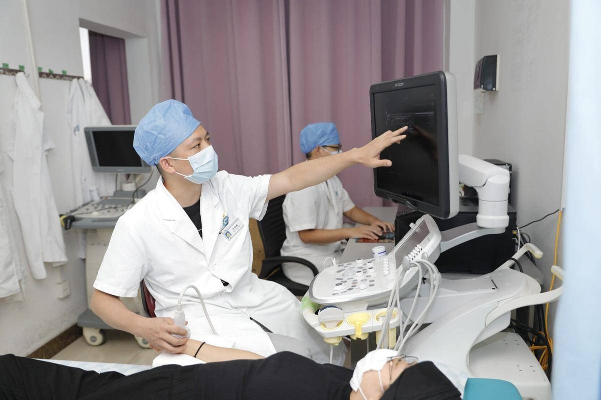 但随着症状的加剧,他们不得不去医院做了全面检查,结果让他们惊愕