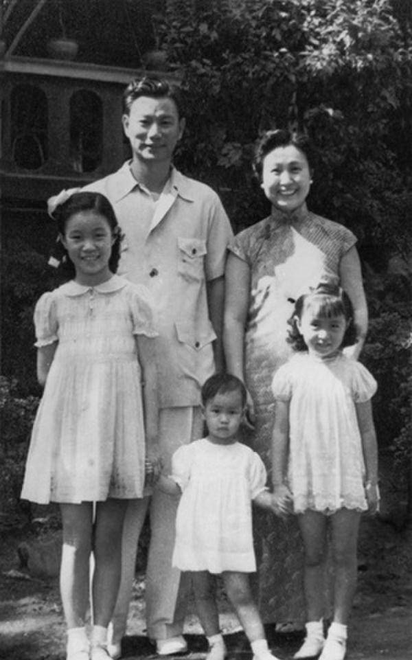 112岁的严幼韵:曾经历早年丧夫,老年丧女,百岁患癌