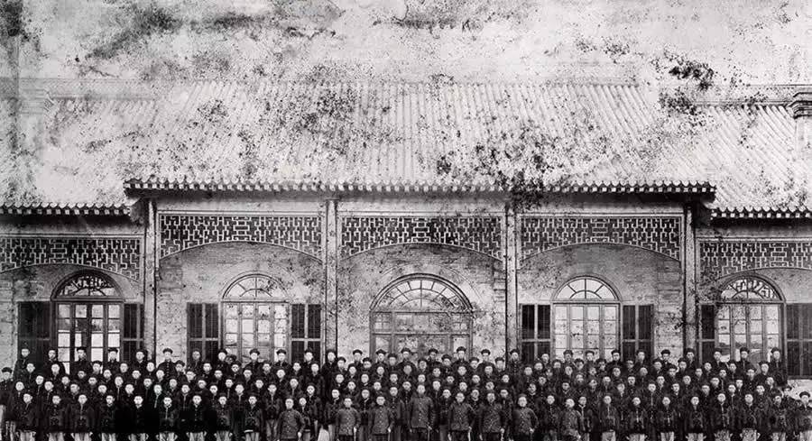 而天津武备学堂和北洋速成武备学堂的这两段经历,不但为冯国璋后来的