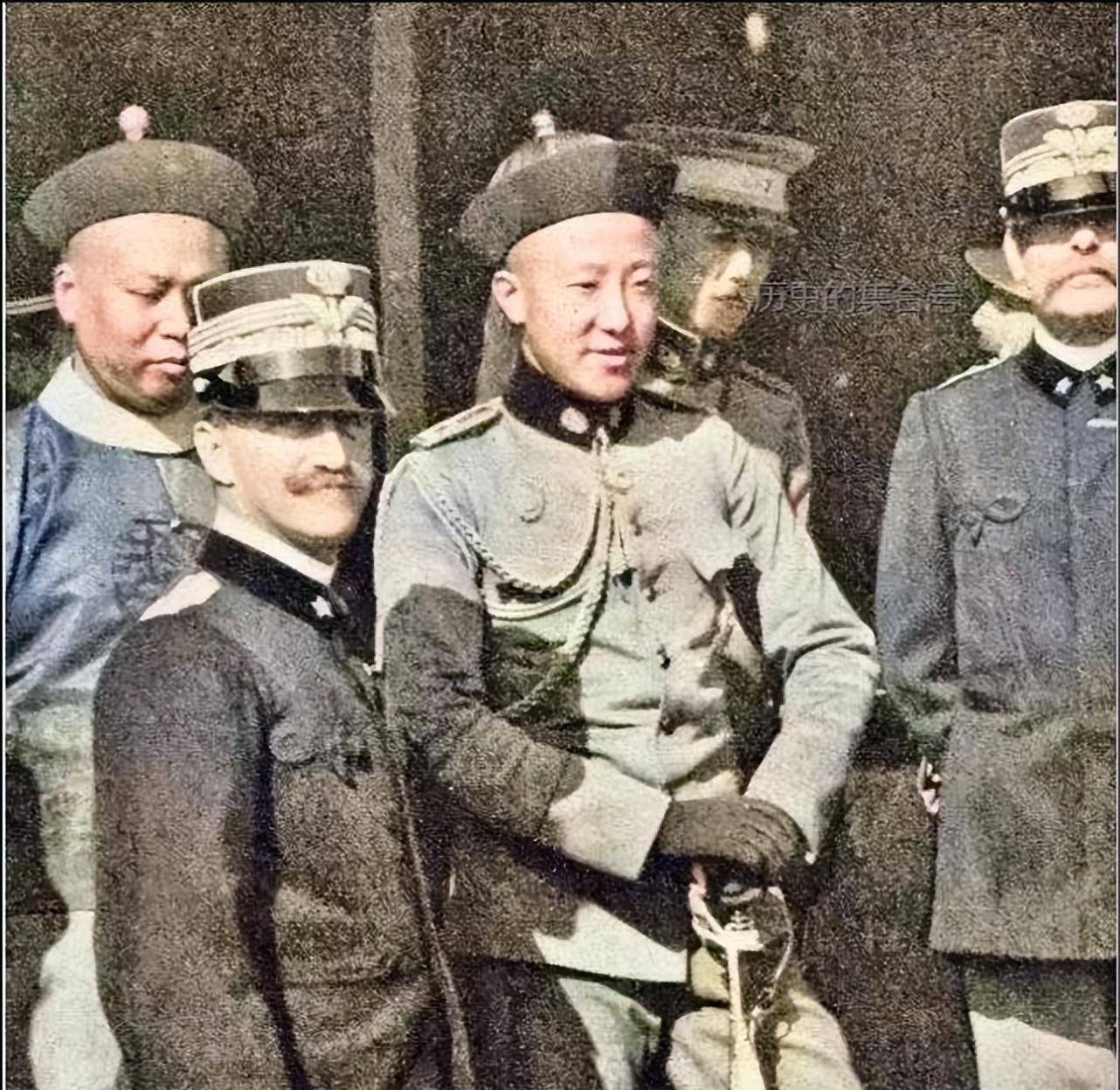 为了应对北洋新军可能的威胁,保卫北京城的安全,载沣决定按照新式陆军