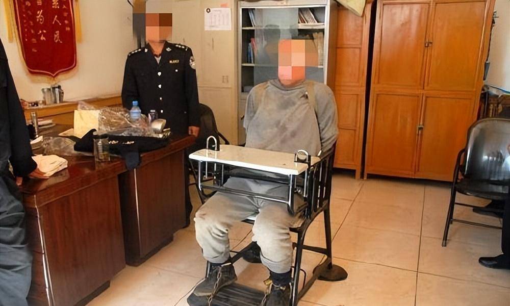 92年他因一件毛衣成抢劫犯入狱13年,刑满15天前,却被告知抓错了