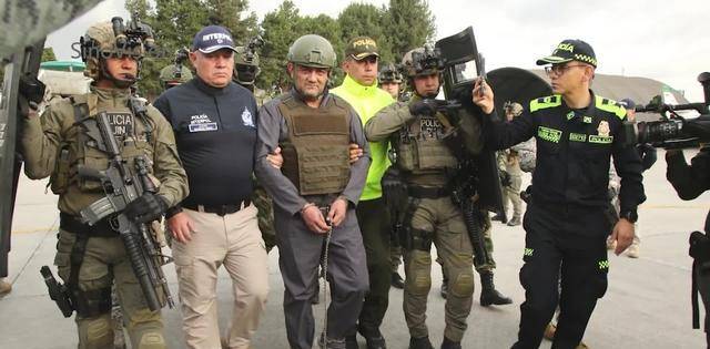 举办选妃大赛,钟爱大胸女,揭秘南美洲头号大毒枭的真实生活