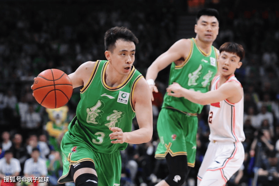 辽宁淘汰广东晋级总决赛!赵本山现场观战 赵继伟31 13杜锋无奈摊手