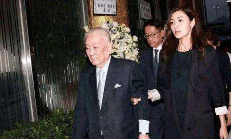 亿万富豪许爱周留给孙子200亿遗产,为防止乱花,每月只能花10万!