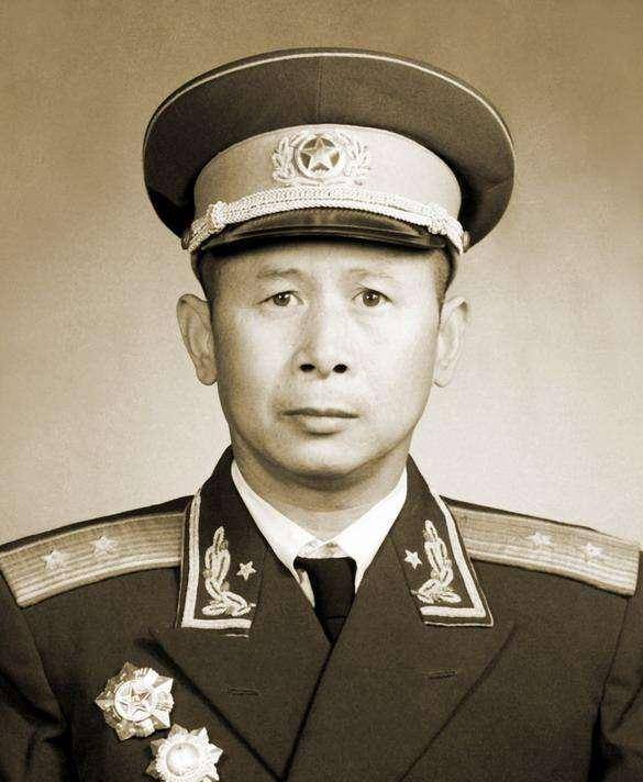 不受重用,多亏周希汉点将,才重返一线_陈赓和_团团长_部队