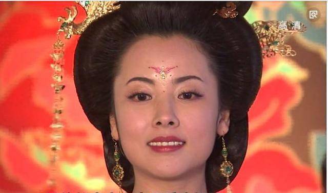 这年的四月,李显追封李重润为"懿德太子",追封李仙蕙为"永泰公主"