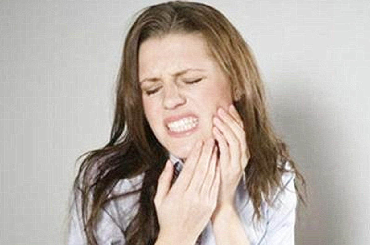 龋齿和牙龈炎发生在怀孕期间。为什么牙疼爱找孕妈？三个原因有点扎_牙_护理_防护。