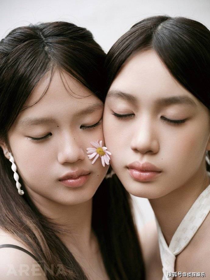 钟丽缇与俩女儿合拍大片,考拉姐妹妆造成熟,超高颜值美过妈妈