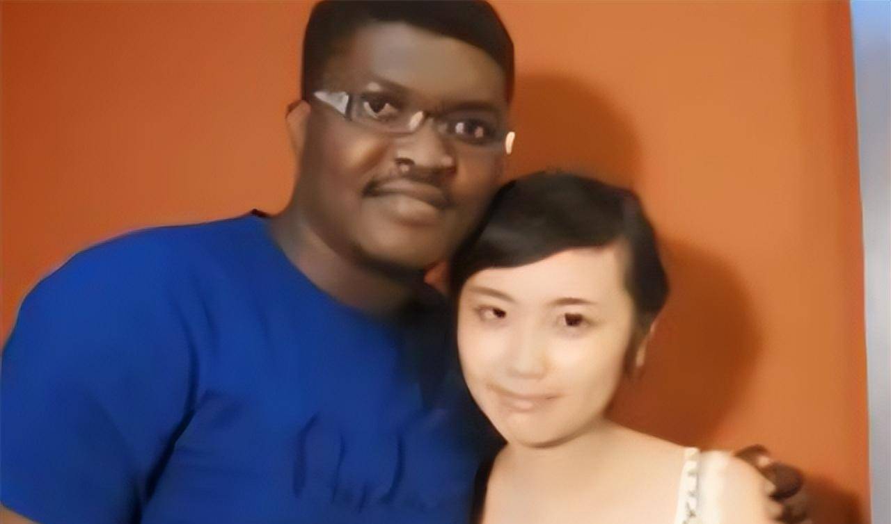 黑人歌手好弟近况:走红后迎娶中国姑娘,今36岁仍未取得中国绿卡