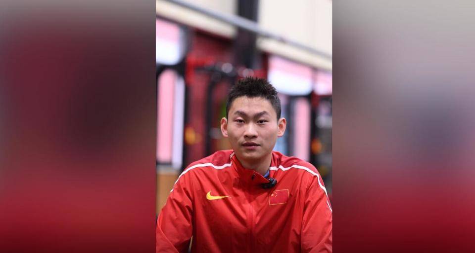 从岁数上说,何宇鸿哪年哪月再复出完全说得过去,在欧洲他还属于u23