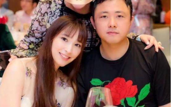 东北小伙闯澳门成亿万富豪,赌场开到美国,金立老板上门送钱_纪晓波