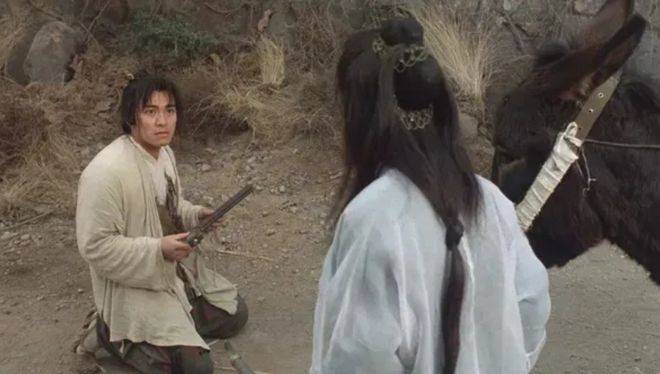 与六小龄童的形似不同,星爷的孙悟空更具灵魂,他既有狂野的一面,也有