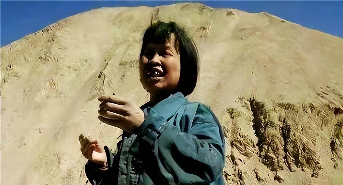 "昆仑女神"杨丽,20年独守大山,路人供其食物,军车路过要敬礼