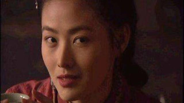 王庆在起义之前,曾经勾搭上了"童贯之弟童贳之女,杨戬的外孙"娇秀.