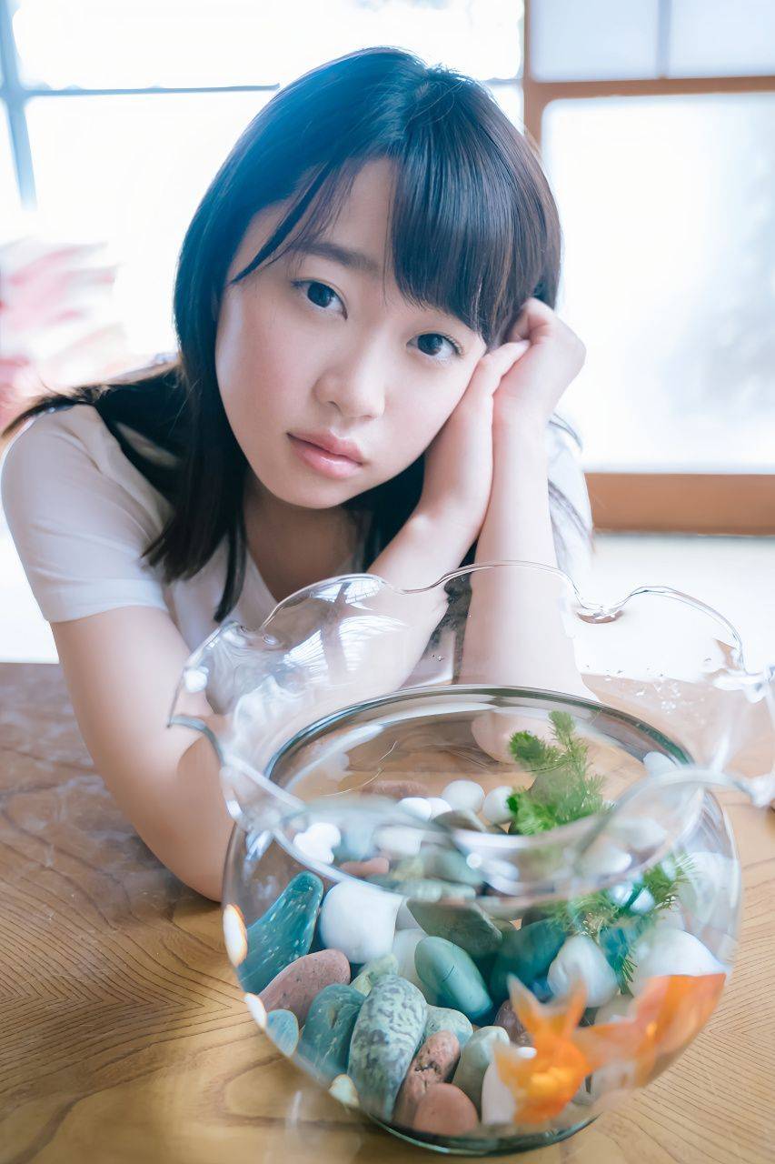 傲人的身材,自2017年出道以来便迅速在竞争激烈的日本演艺界崭露头角