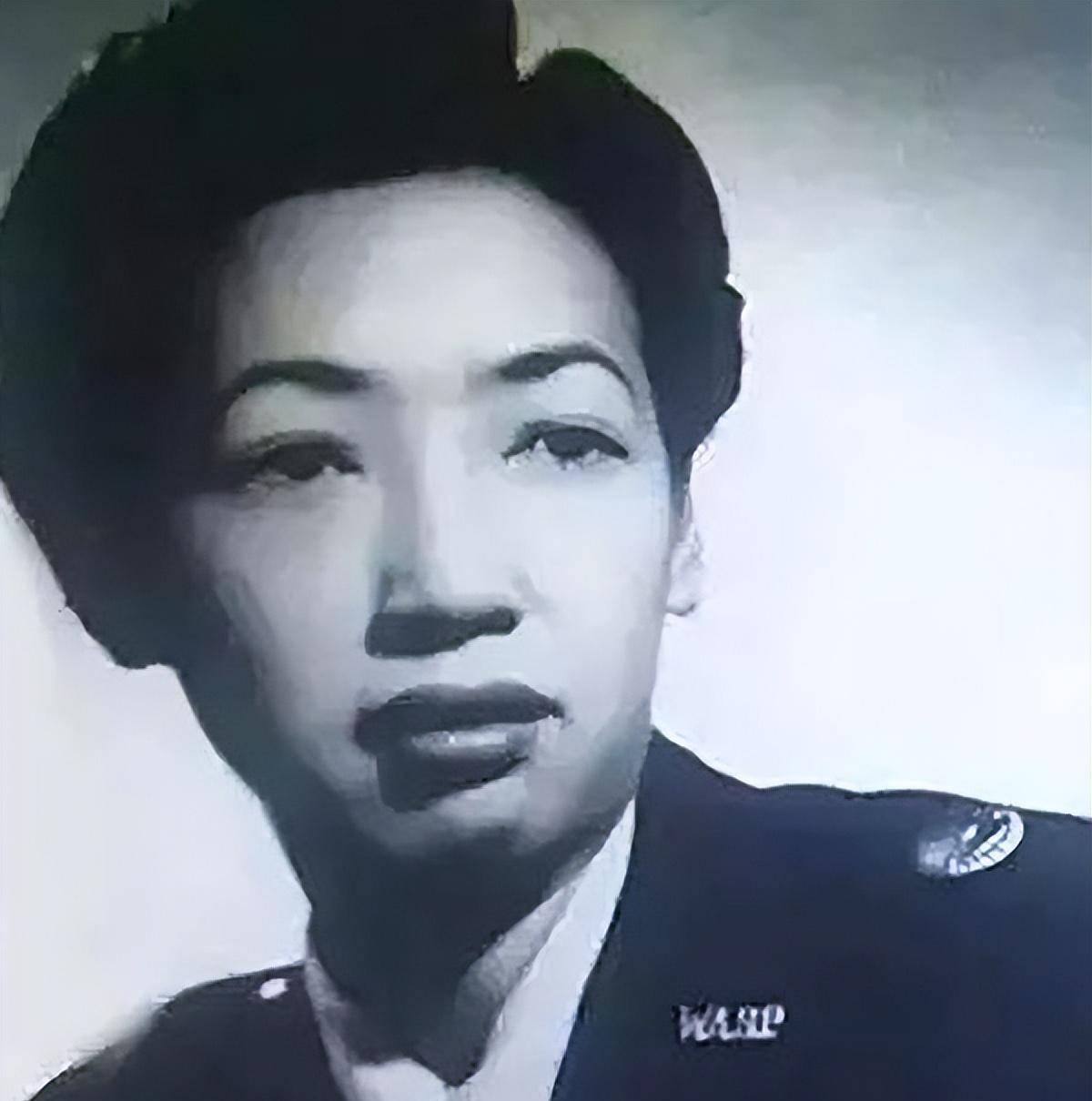 1927年,王灿芝来到为了纪念自己的母亲而建立的学校——竞雄女校,她在