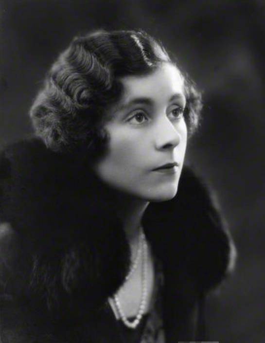 戴安娜王妃的继外祖母,美丽,极致浪漫,英国版琼瑶_芭芭拉·卡特兰