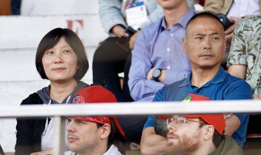 足球女将王霜:5岁时被父母抛弃,姨父母将她养大,如今事业有成