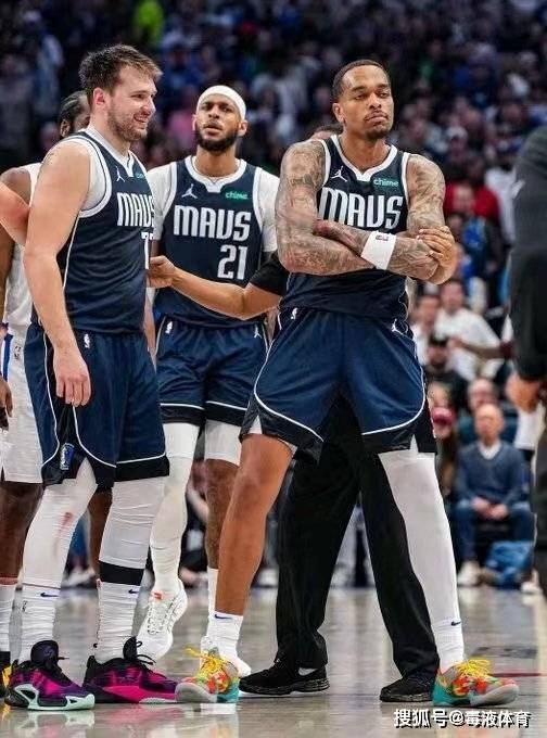 欧文末节之神,亚历山大末节隐身成鲜明对比,pj华盛顿成第三巨