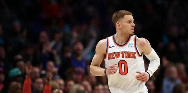 迪温琴佐狂砍35分!纽约尼克斯惜败步行者