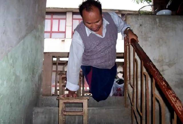 那个被当街殴打的残疾军人,竟是越战一等功臣,如今怎么样了?