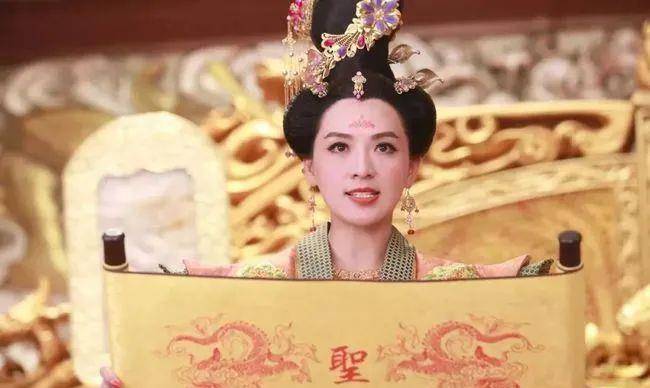 巾帼宰相上官婉儿一生未嫁,却频频传出绯闻,最终因站错队被杀