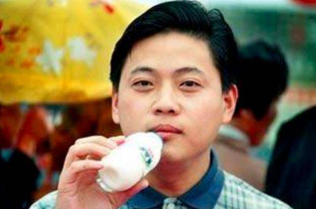 王均瑶:25岁成浙江首富,本应与马云王健林齐名,38岁早逝