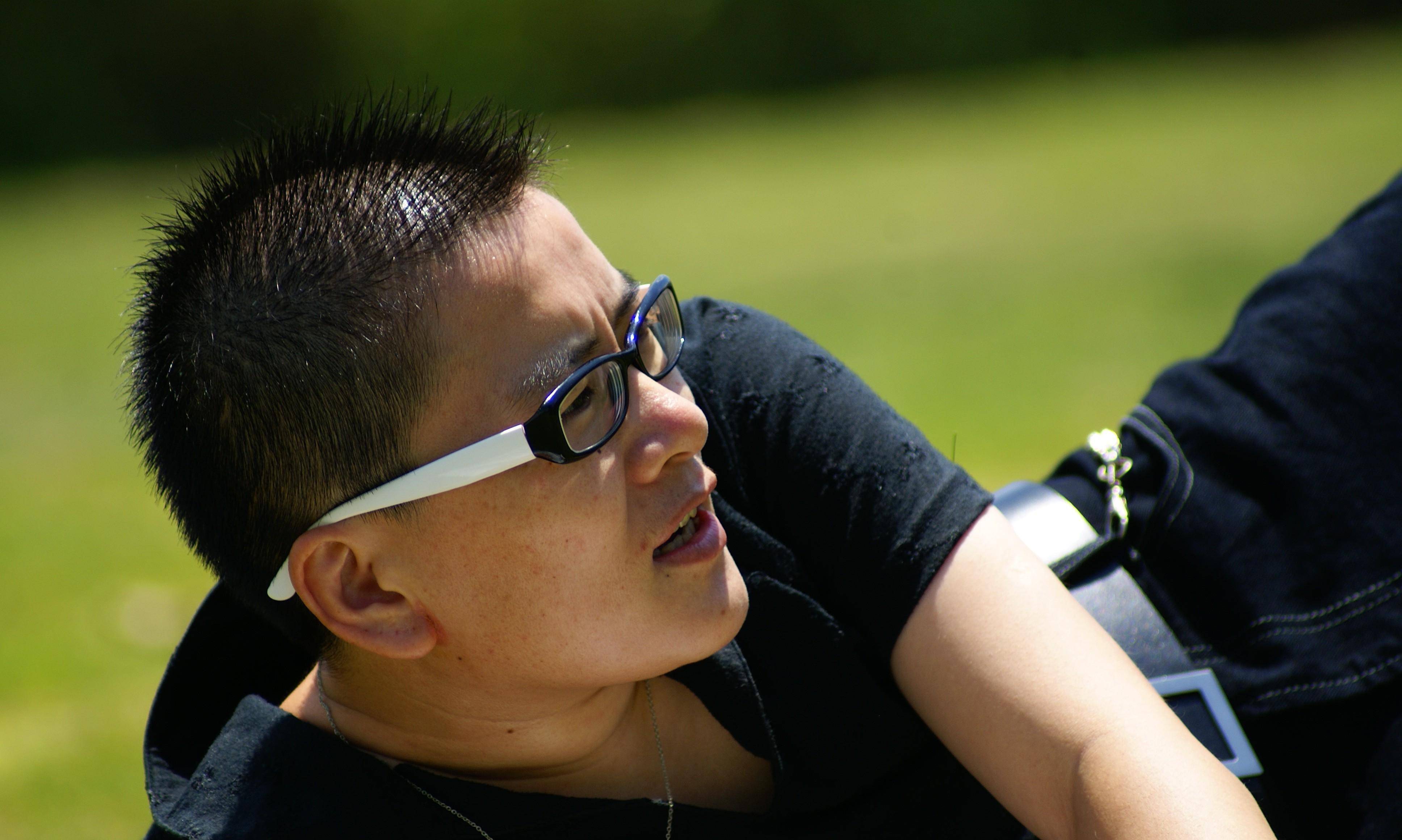 女子勇敢变性,4次手术成男人,是国内首例公开的"变性男"